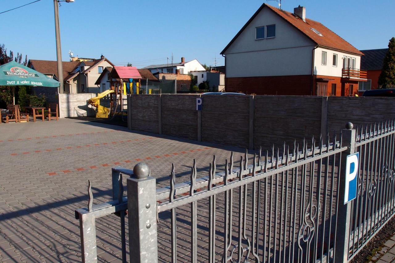 Penzion SLANINA Kravaře Exteriér fotografie